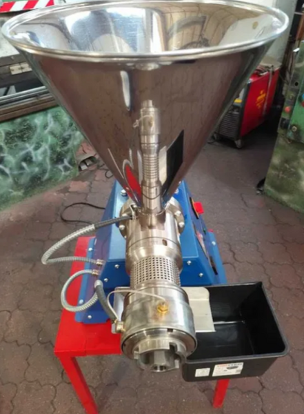Presa ulei 3.1Kw 20-40 kg seminte procesate pe ora
